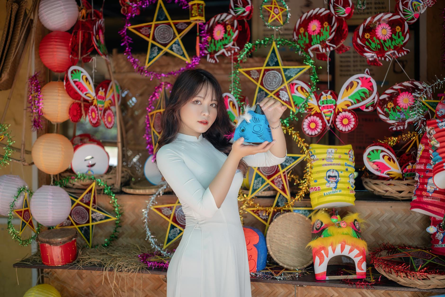 Colorful lanterns and mooncakes on display during Mid-Autumn Festival in Bangkok's Chinatown